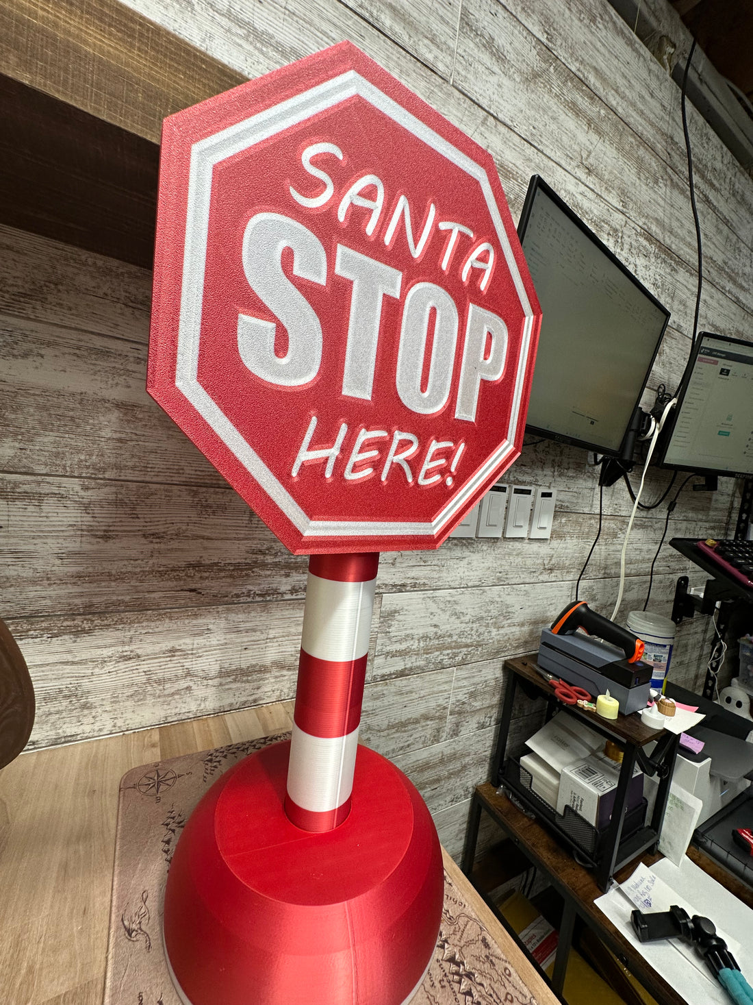 Santa Stop Here Sign – 3D Printed Christmas Decoration | Two Sizes Available