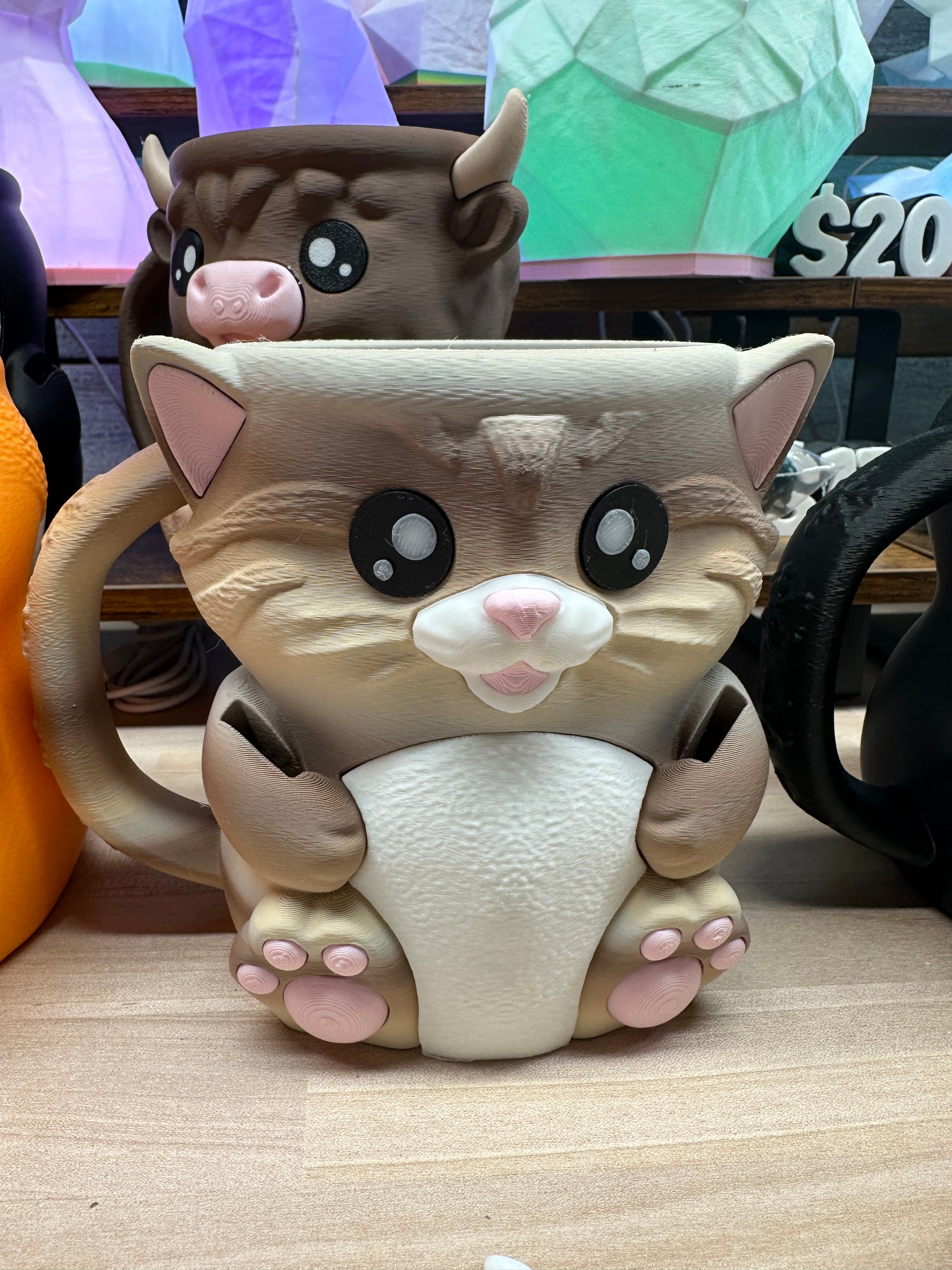 Cuddles the Cat Ice-Pint Holder
